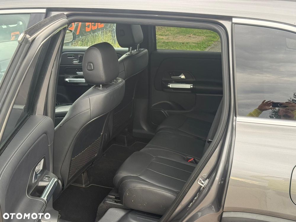 Mercedes-Benz GLB - 17