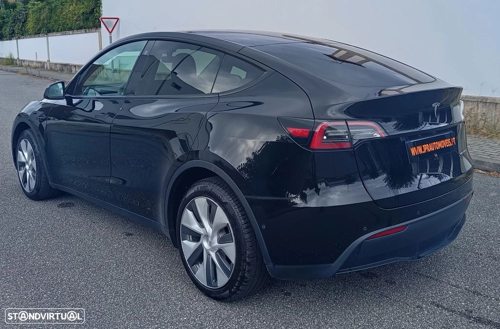 Tesla Model Y Long Range Dual Motor AWD - 6