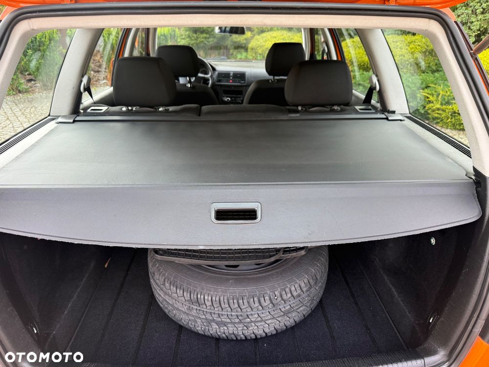 Volkswagen Golf 1.6 Basis - 16