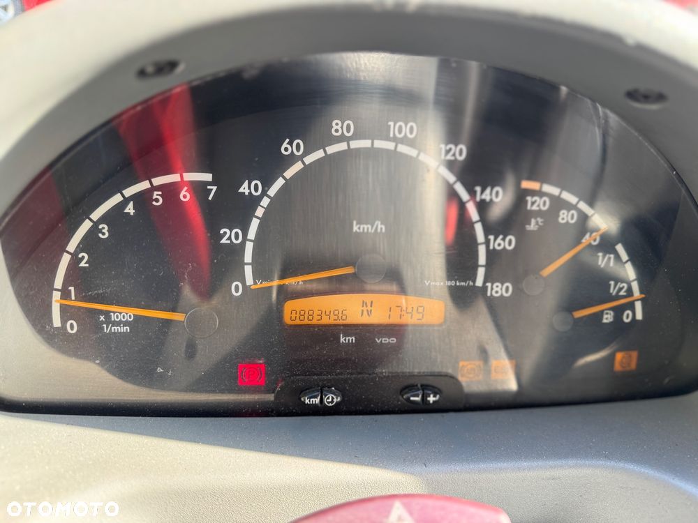 Mercedes-Benz Sprinter - 13