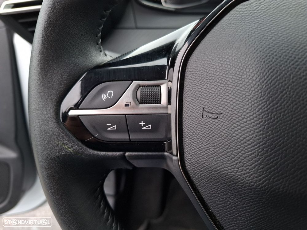 Peugeot 208 1.2 PureTech Style - 16