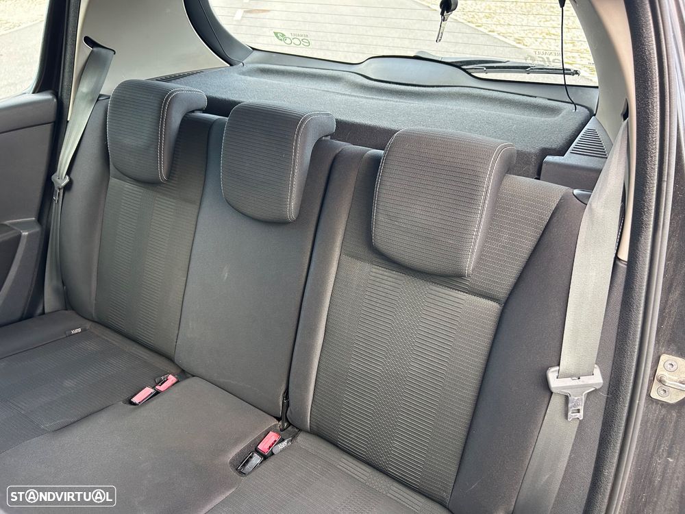 Renault Clio 1.5 dCi Dynamique S - 11