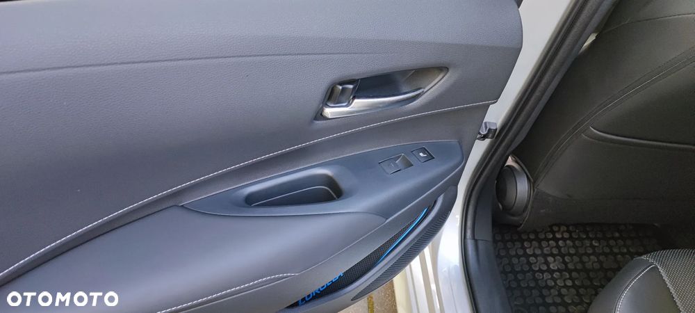 Toyota Corolla 2.0 Hybrid Executive - 8