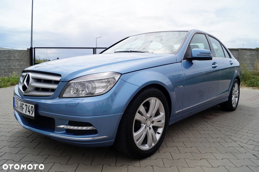 Mercedes-Benz Klasa C 180 CGI Automatik BlueEFFICIENCY Avantgarde - 16