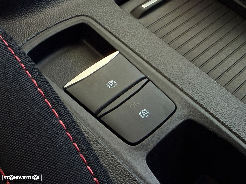 Ford Focus 1.0 EcoBoost MHEV ST-Line X - 17