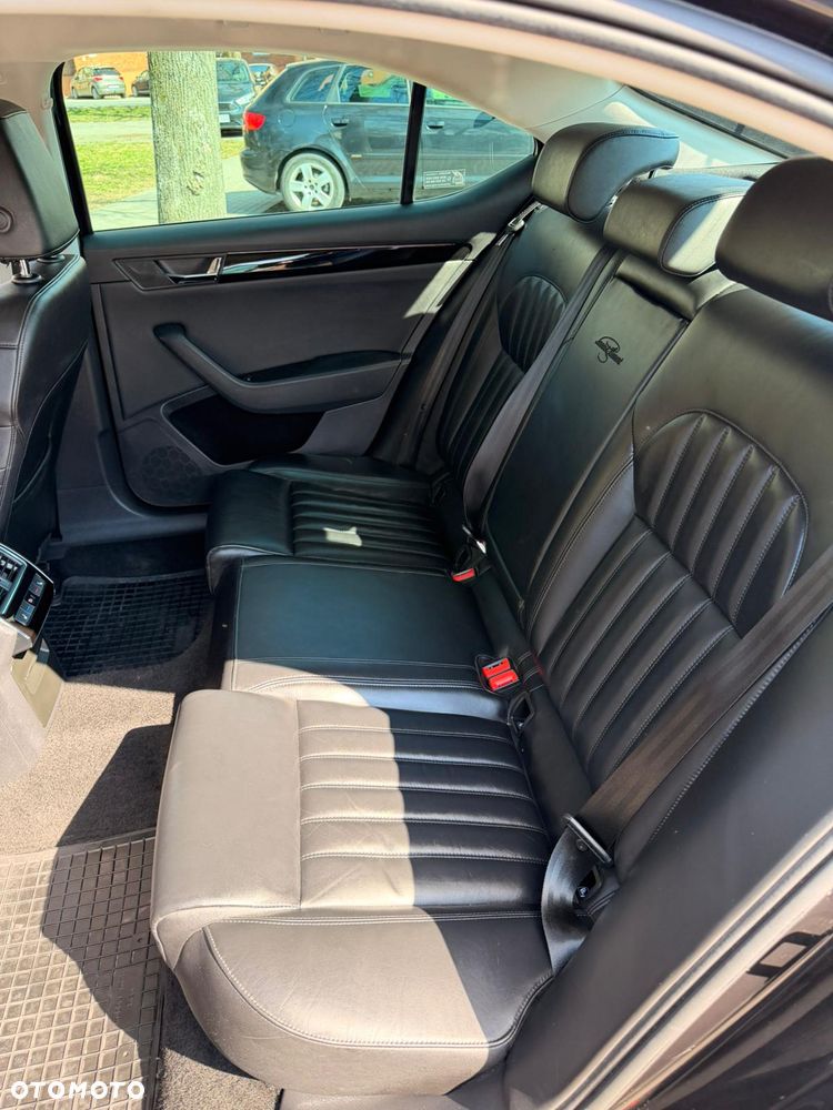 Skoda Superb 2.0 TDI SCR L&K DSG - 8