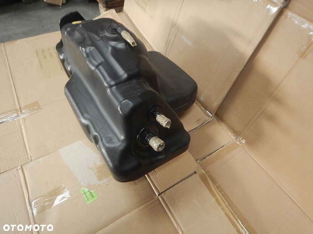 zbiornik pompka mocznika iveco daily 14- 22- 2.3/3.0 jtd 5803236615 - 2