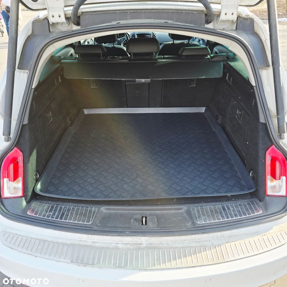 Opel Insignia 1.6 T Cosmo S&S - 13