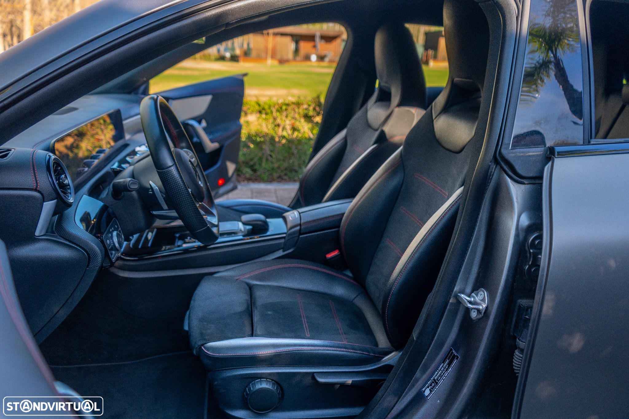 Mercedes-Benz CLA 250 e Shooting Brake AMG Line - 19