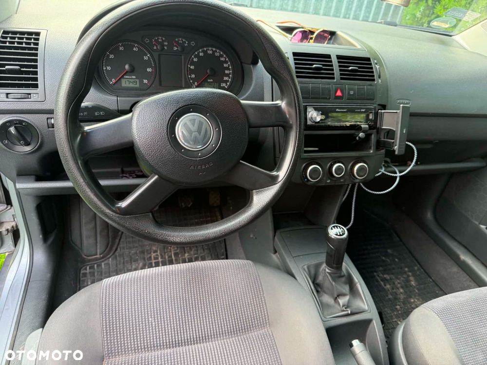 Volkswagen Polo 2005 photo 3