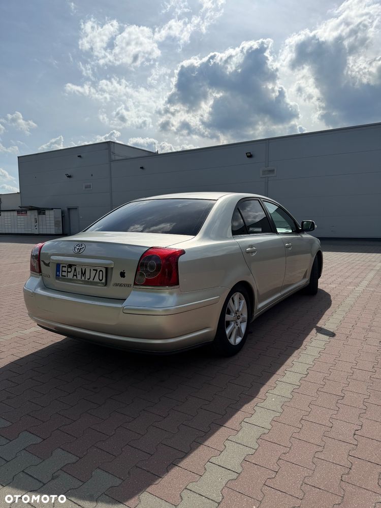 Toyota Avensis 1.8 VVT-i Sol - 20
