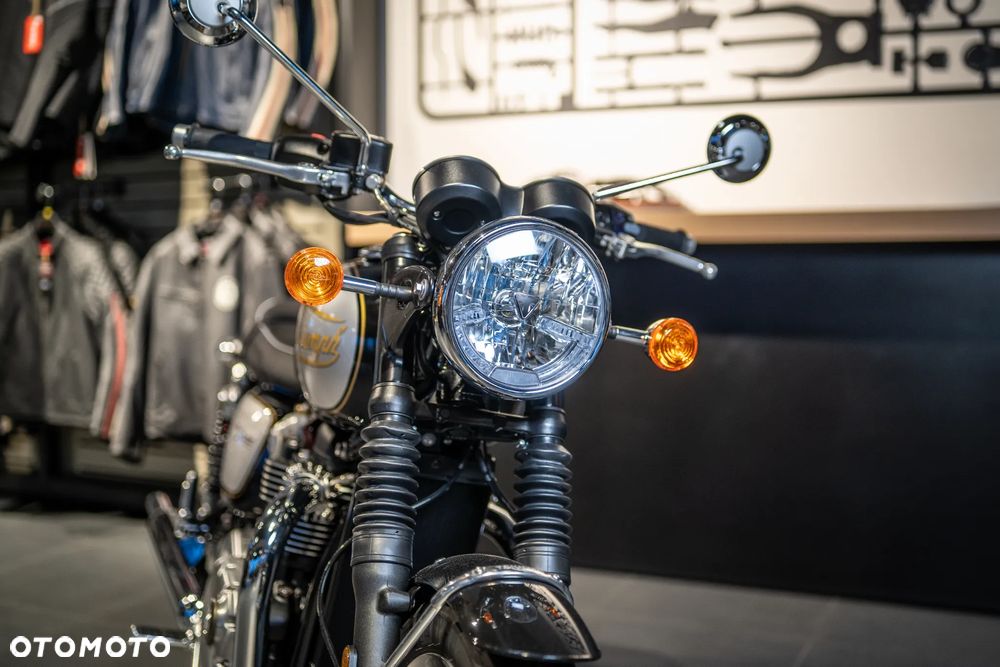 Triumph Bonneville - 20