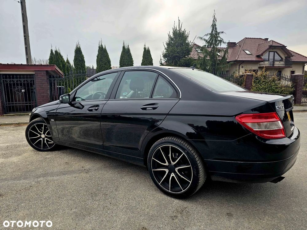 Mercedes-Benz Klasa C 180 CGI Automatik BlueEFFICIENCY SPORT EDITION - 9