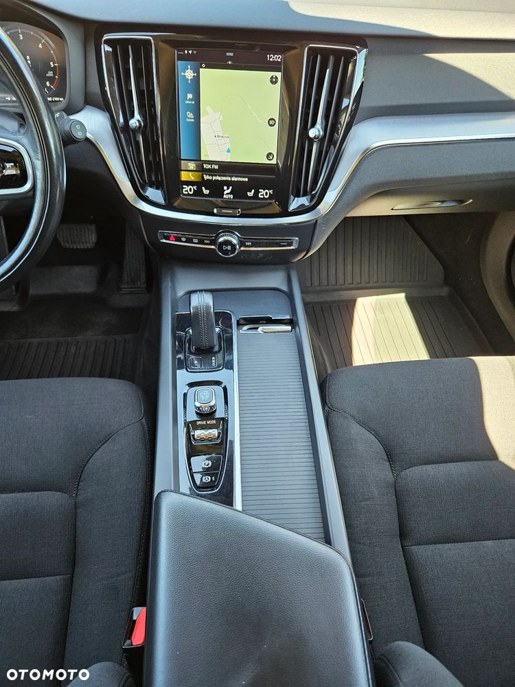 Volvo V60 D4 Momentum Pro - 23
