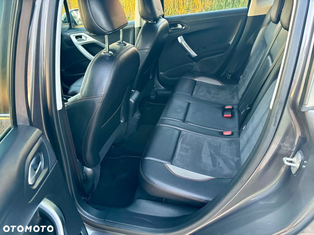 Peugeot 2008 - 11