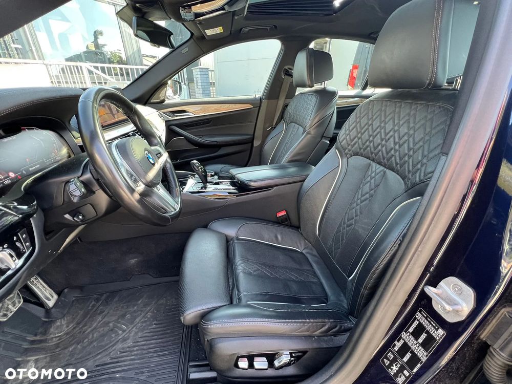 BMW Seria 5 M550i xDrive - 10