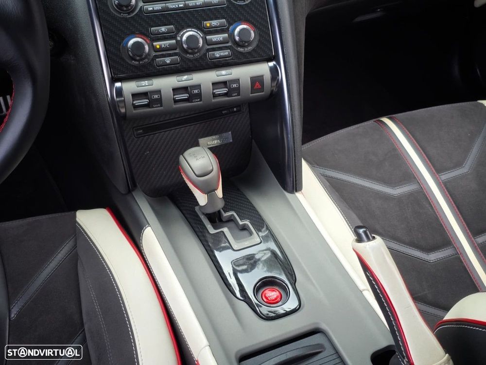 Nissan GT-R 3.8 V6 Black Edition - 39