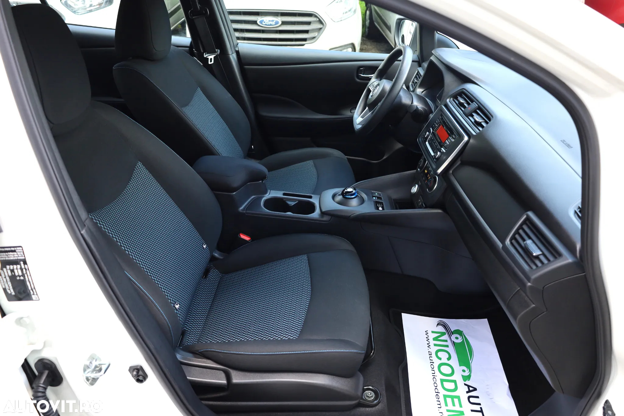 Nissan LEAF - 12