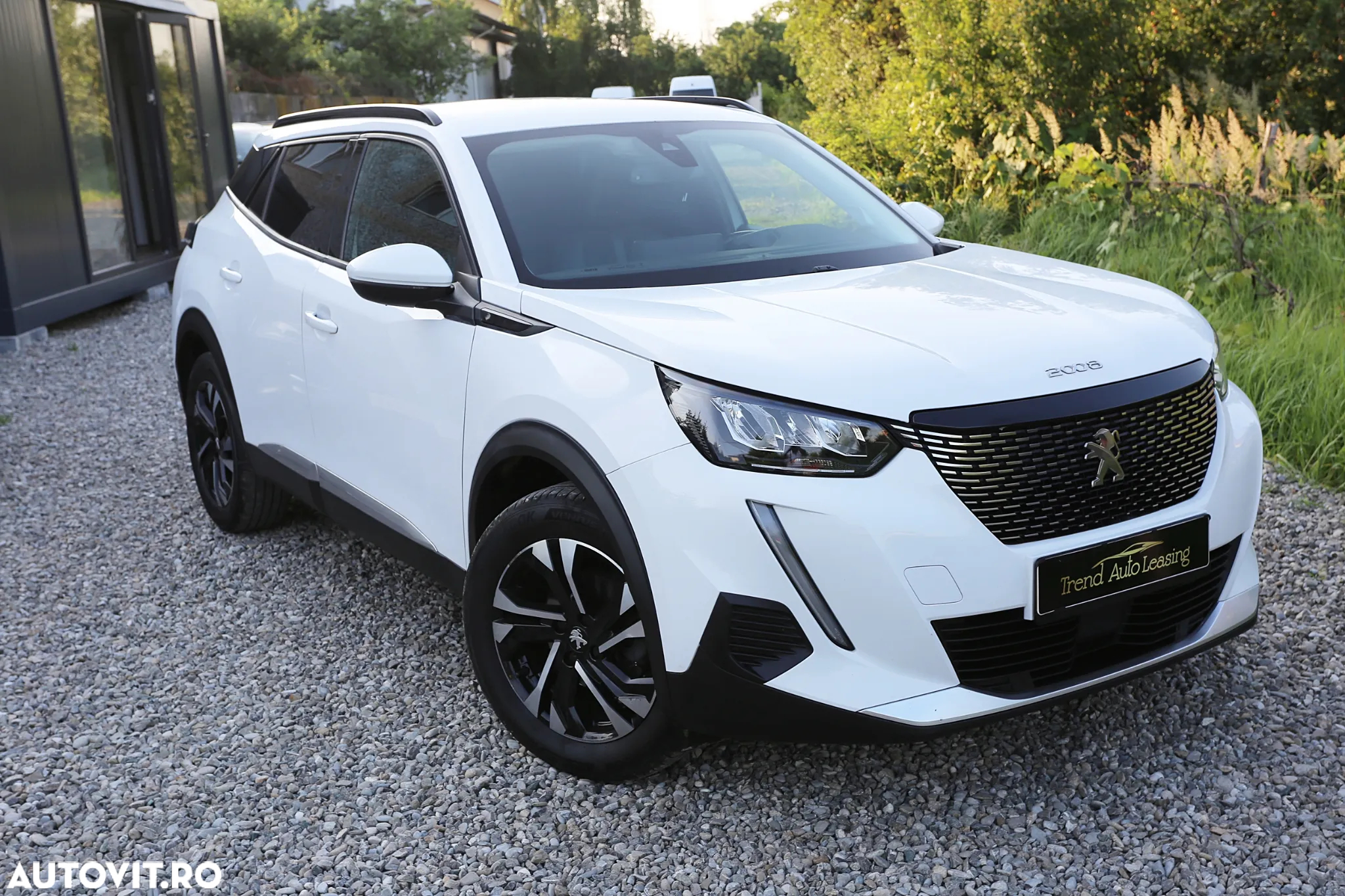 Peugeot 2008 1.2 PureTech EAT8 STT GT - 4