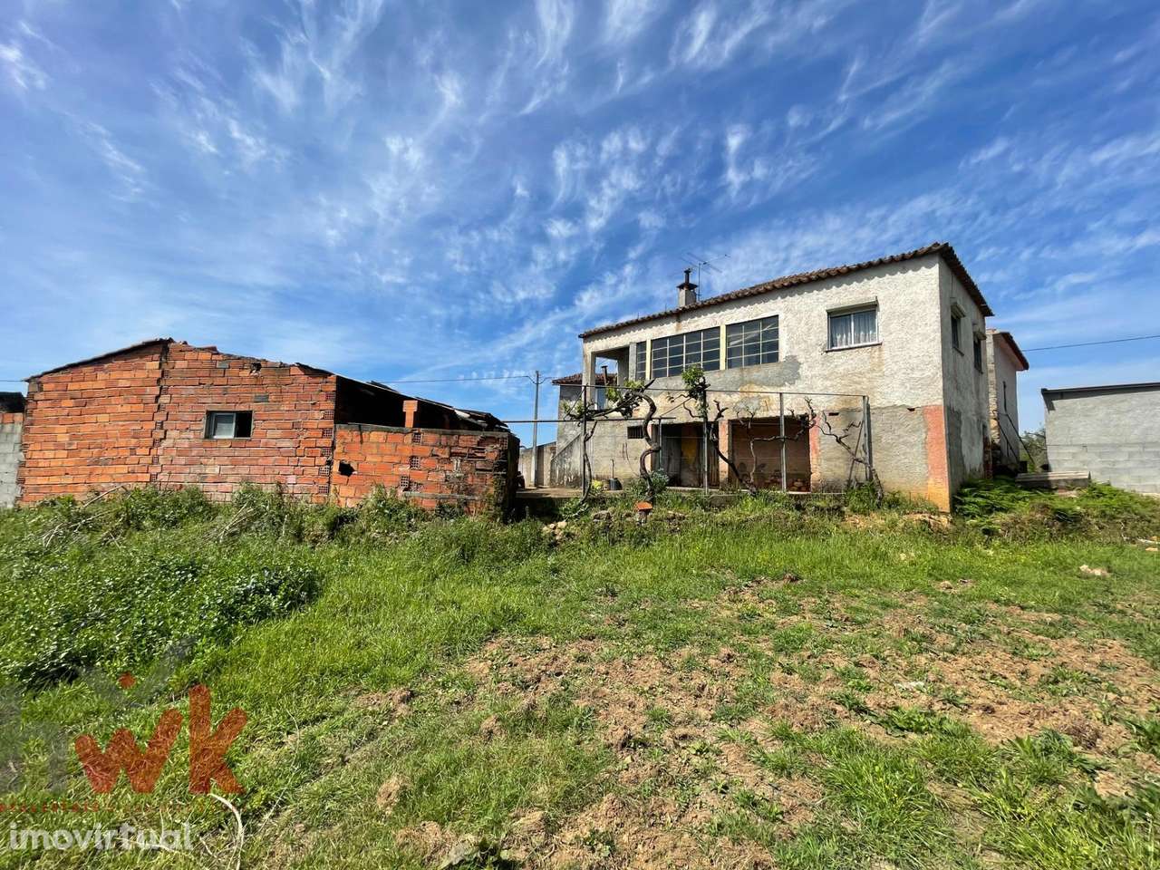 Moradia T3 em Pedra com Terreno e anexos no Sarzedo - Grande imagem: 4/31