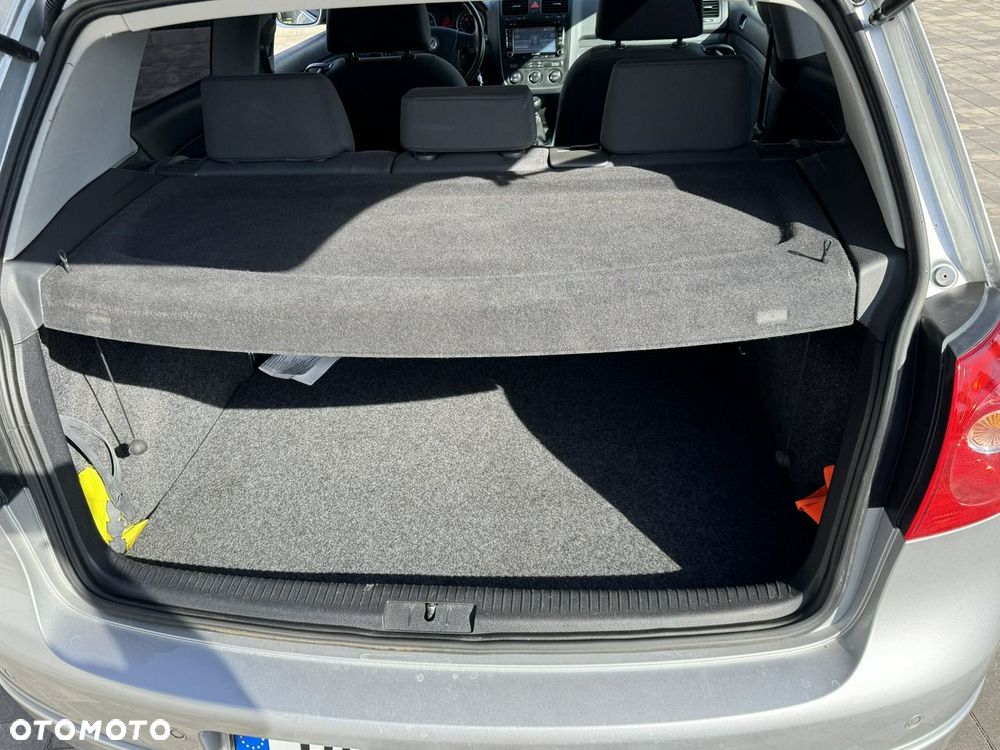 Volkswagen Golf - 22