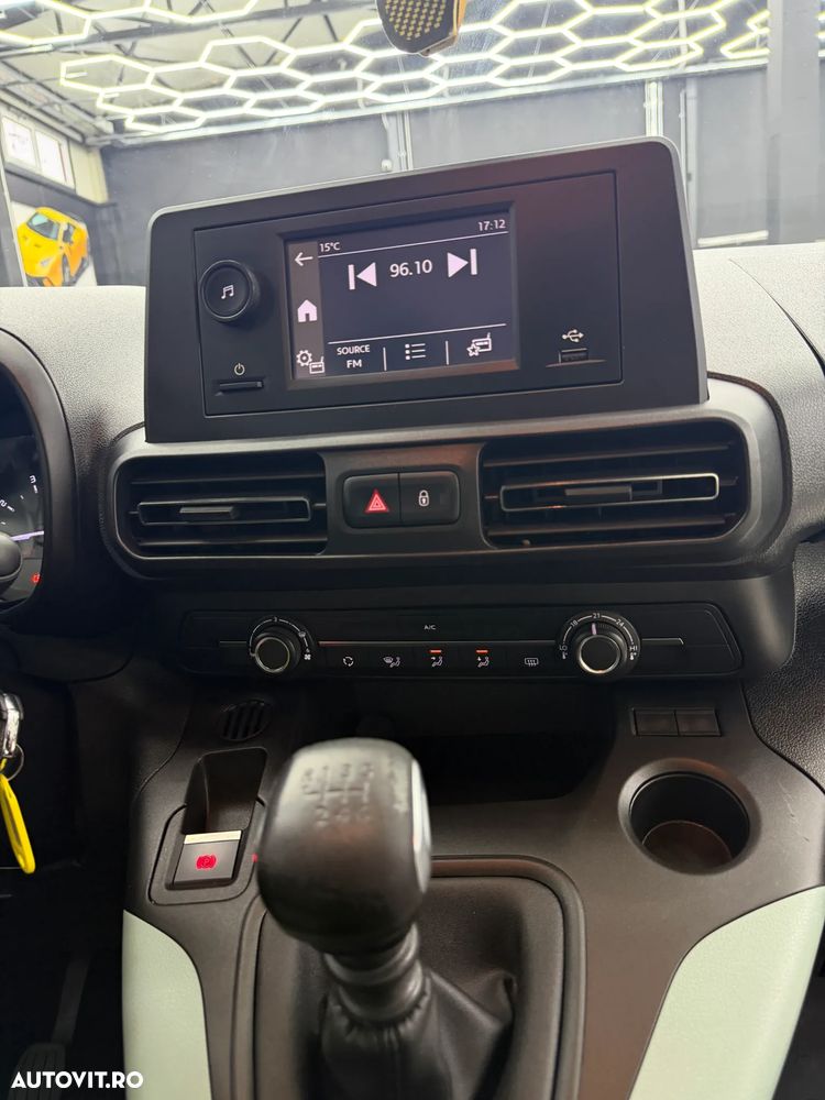 Citroën Berlingo 1.2 PureTech 110 S&S BVM6 Feel - 12