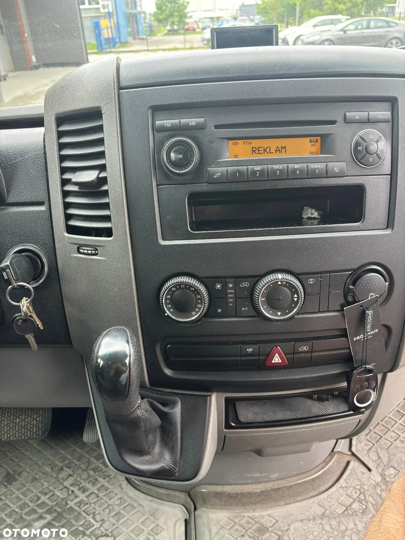 Mercedes-Benz SPRINTER 219 - 11