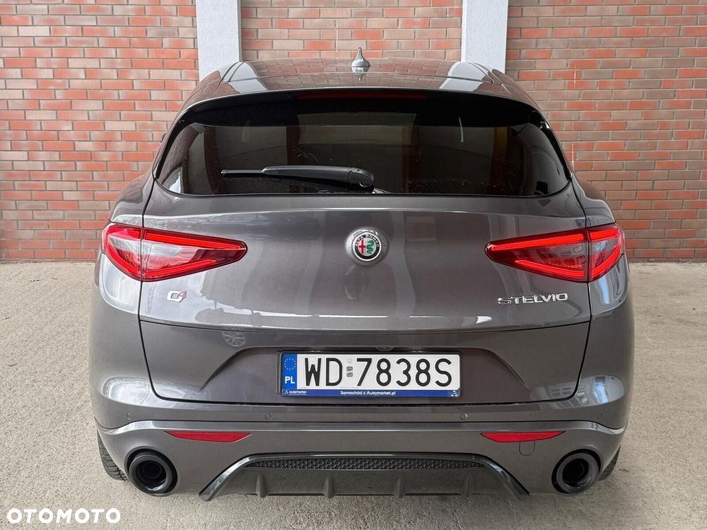 Alfa Romeo Stelvio - 5