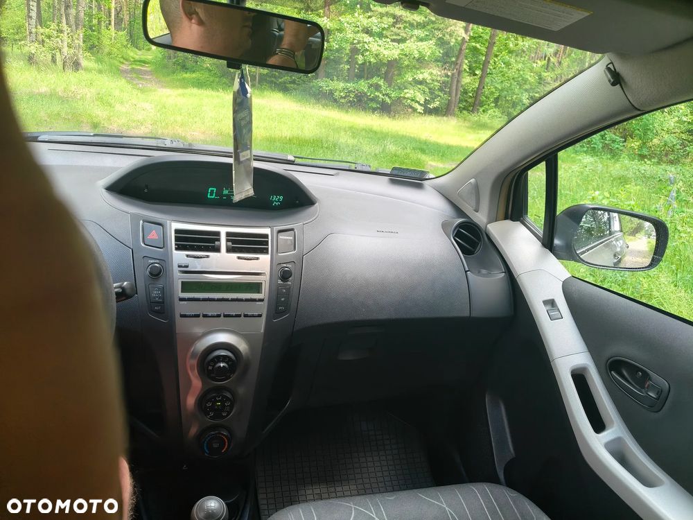 Toyota Yaris 1.0 Terra EU5 - 12