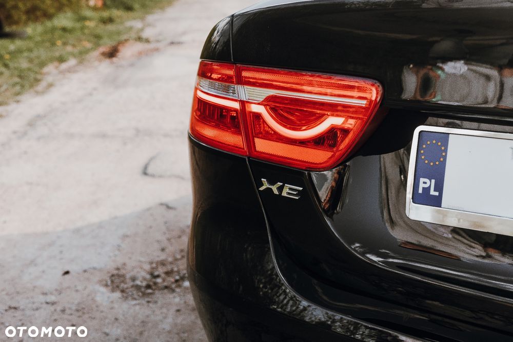 Jaguar XE 20d R-Sport - 14
