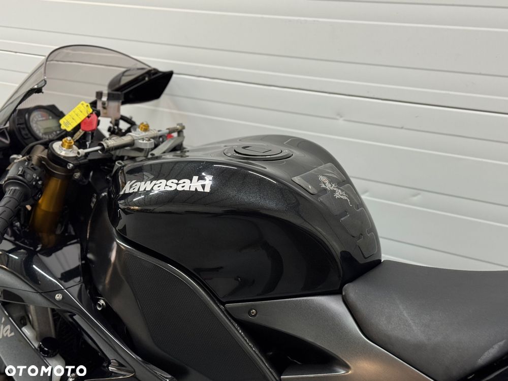 Kawasaki ZXR - 21