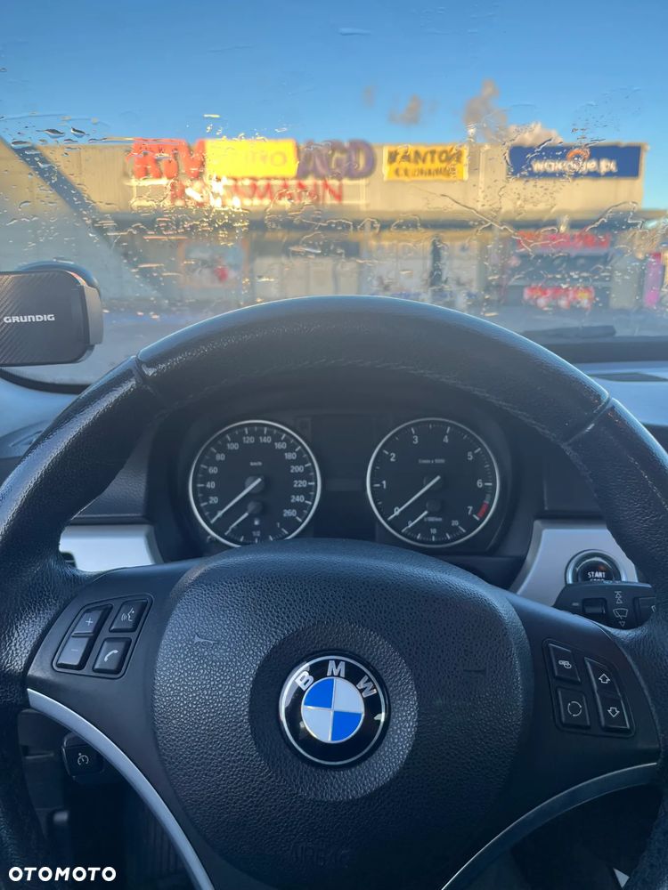 BMW Seria 3 318i - 14
