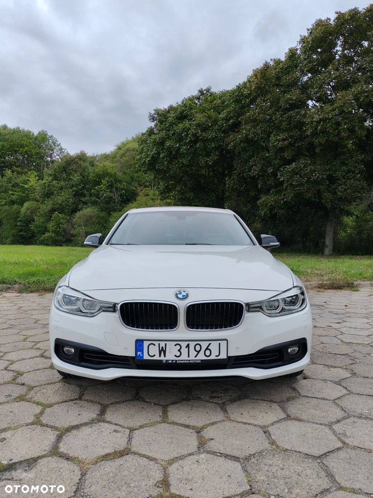 BMW Seria 3 318i - 1