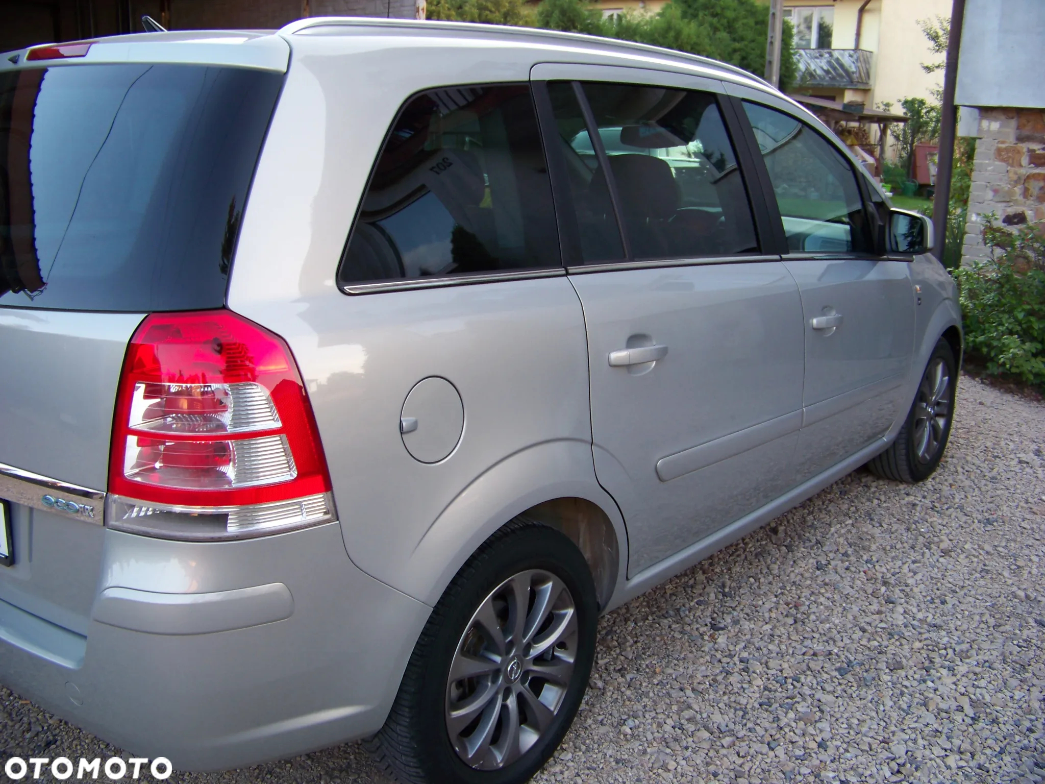 Opel Zafira 1.6 111 - 12