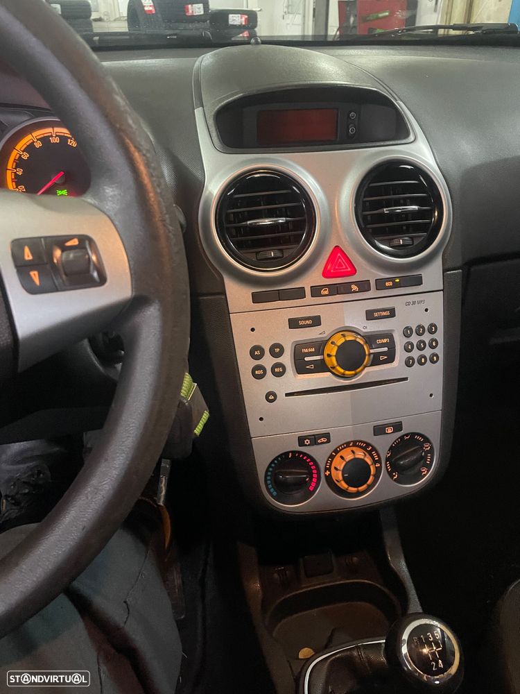 Opel Corsa 1.2 Cosmo - 12