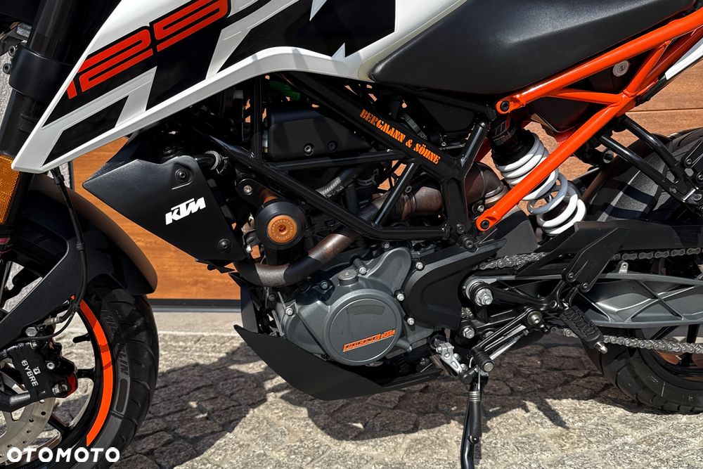 KTM Duke 125 - 21