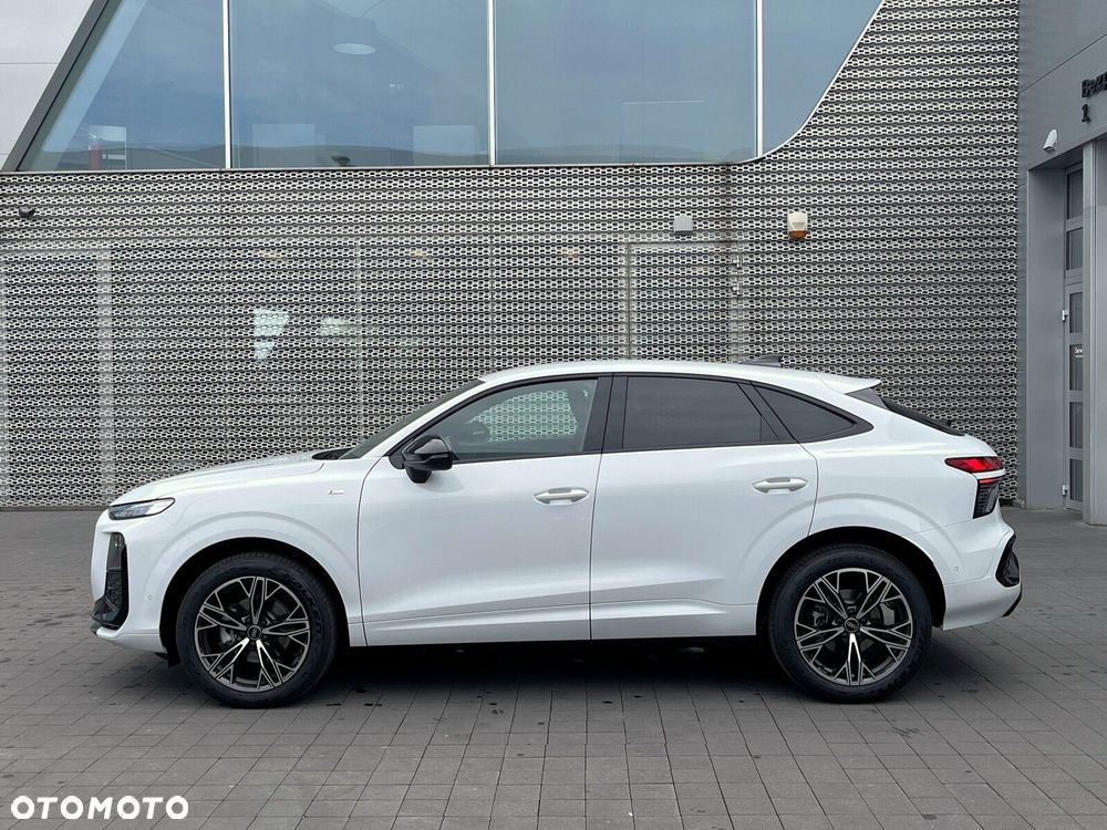 Audi Q3 Sportback - 9