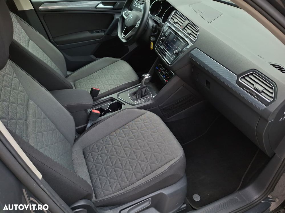 Volkswagen Tiguan - 12