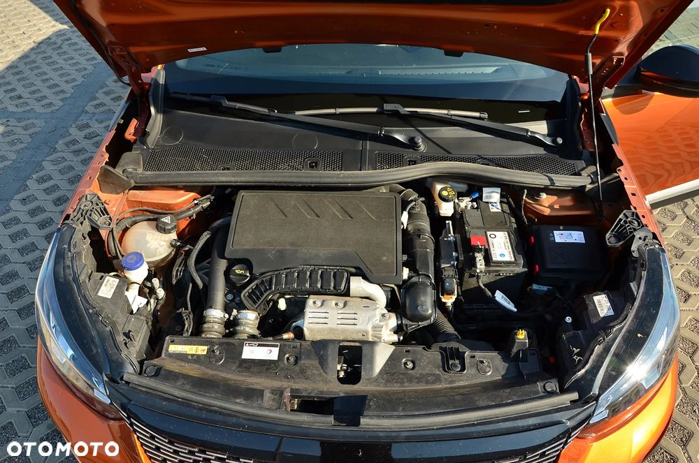 Peugeot 2008 PureTech 100 Allure S&S BVM6 - 10