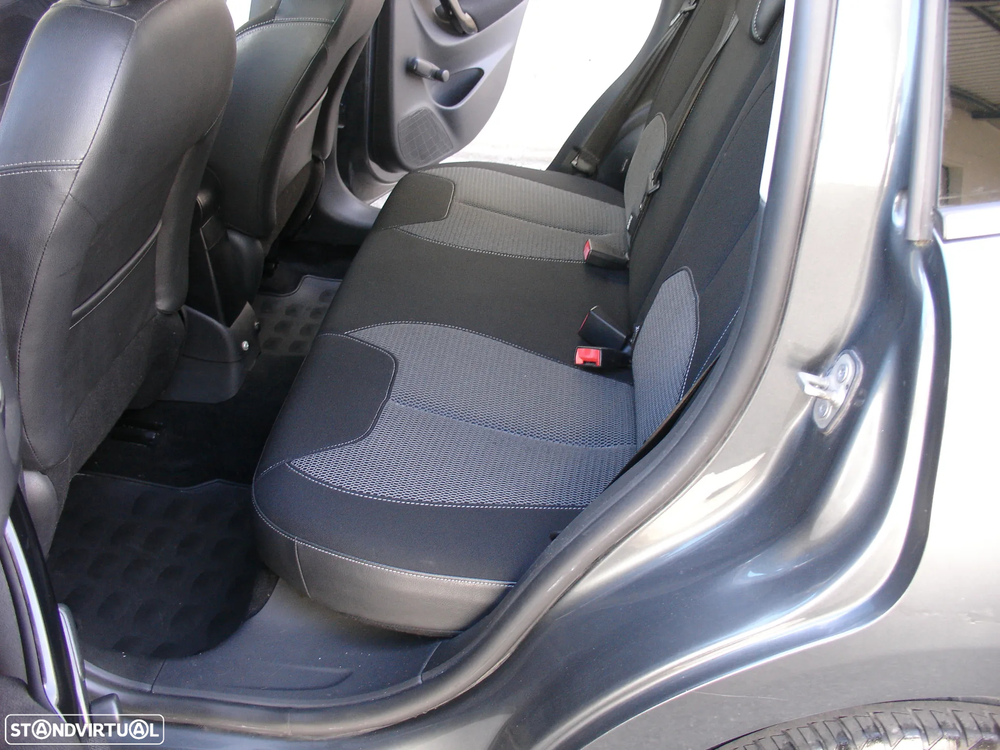 Citroën C3 1.4 HDi Airdream Exclusive - 2