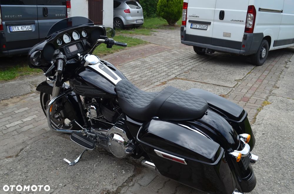 Harley-Davidson Touring Street Glide - 22