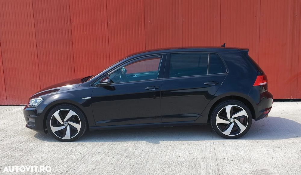 Volkswagen Golf 1.6 TDI BlueMotion Technology Lounge - 8