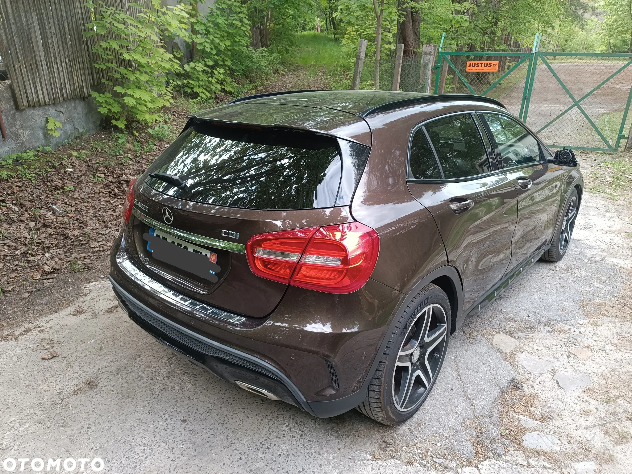 Mercedes-Benz GLA - 4
