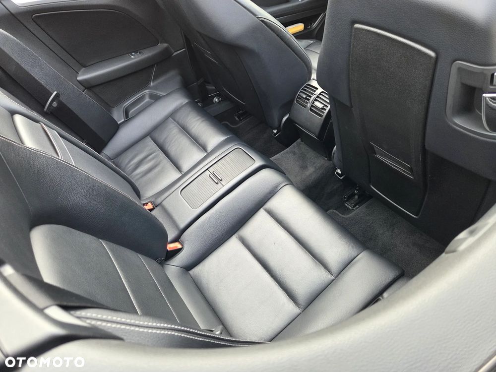 Mercedes-Benz Klasa E ver-e--klasse-cabrio-avantgarde - 14