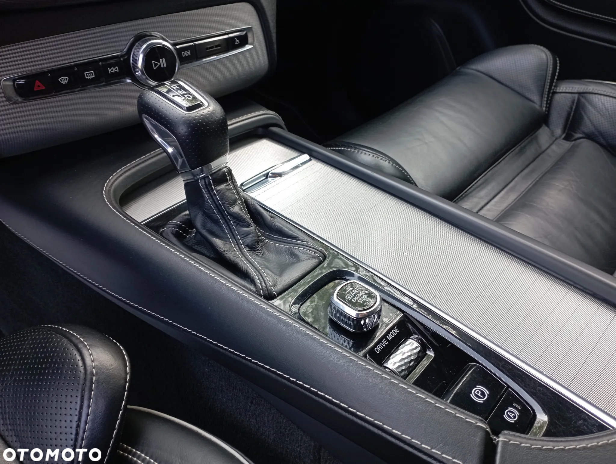 Volvo XC 90 D5 AWD Geartronic RDesign - 32