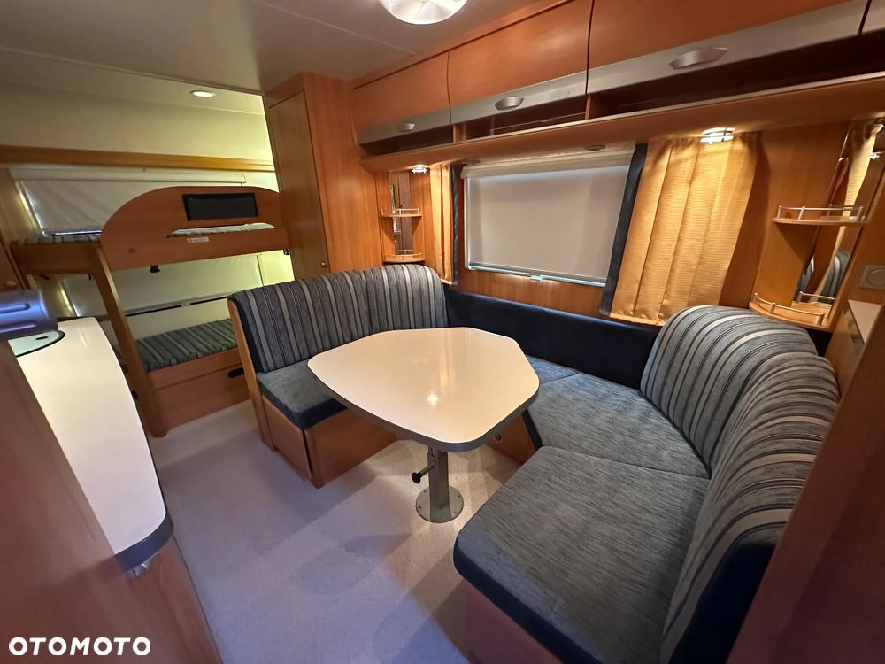 Wilk 550 S4 z przedsionkiem i napędem. ŁÓŻKA PIĘTROWE - 6 os. - 18