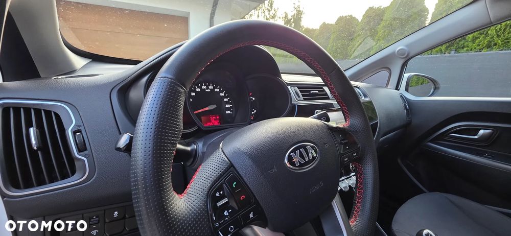 Kia Rio 1.4 crdi Business Line - 9