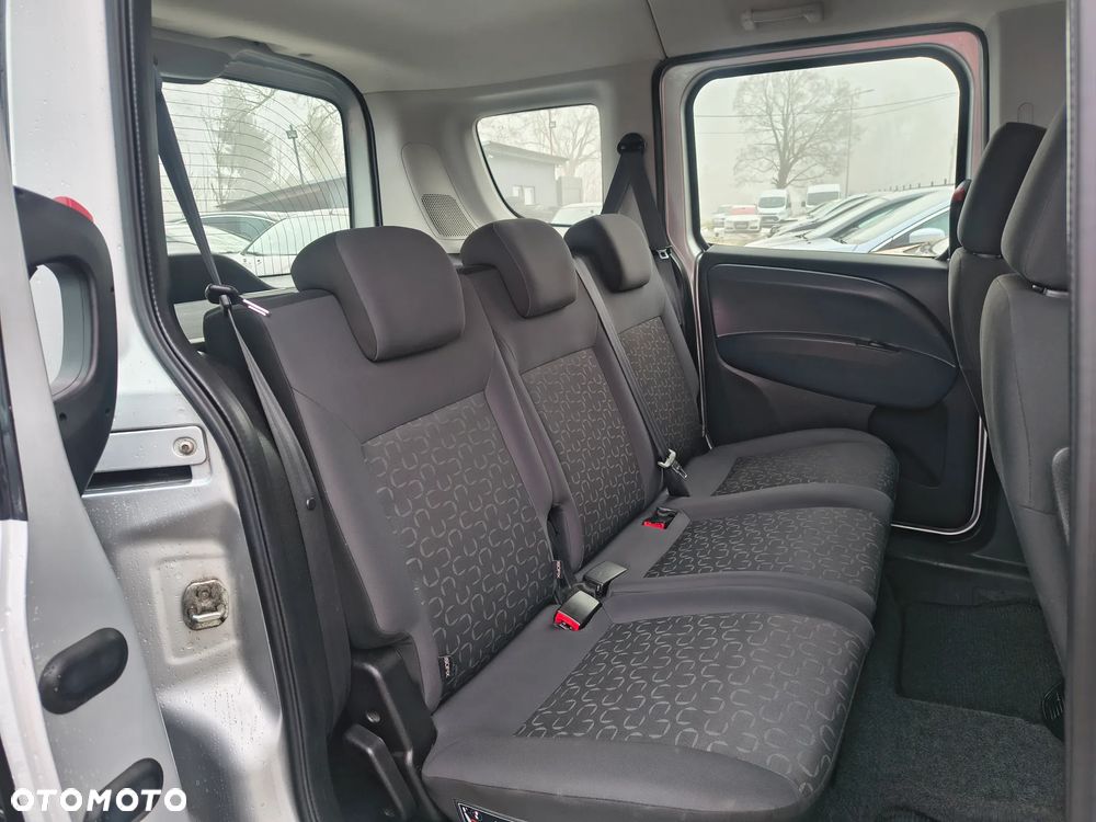 Fiat Doblo 1.6 16V Multijet Emotion - 19