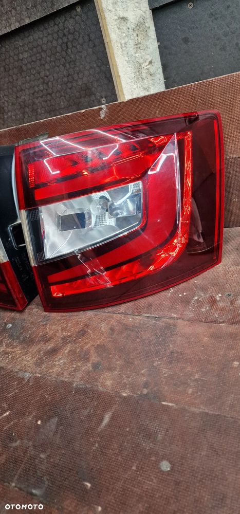LAMPA TYLNA PRAWA/ LEWA  SKODA OCTAVIA III Lift KOMBI 5E9945207 5E9945208 - 3