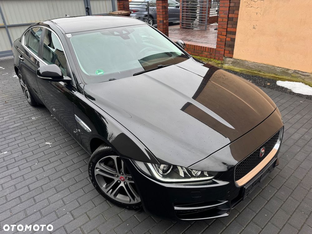 Jaguar XE 2.0 D Prestige - 16